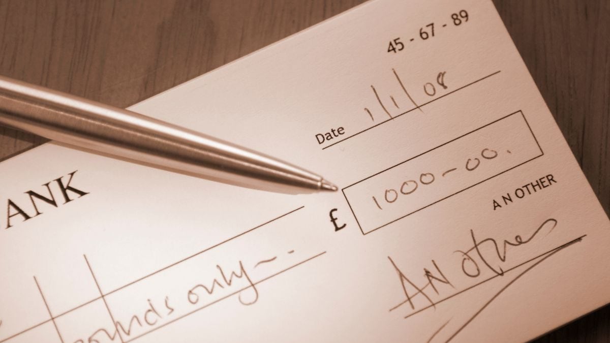 Account Payee Cheques are considered more secure. They are marked with two parallel lines and the phrase ‘Account Payee Only’, ensuring that funds are deposited directly into the intended account. For such cheques, signing on the back is not required. (News18 Telugu)