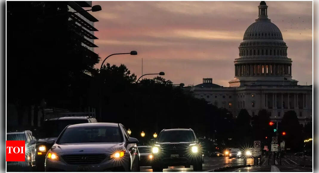All-work-and-no-pay-US-govt-shutdown-hits-federal.jpg
