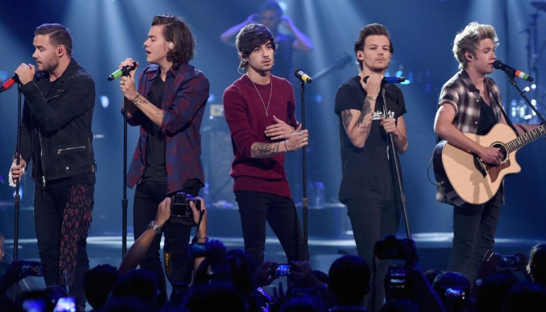 last album of One Direction with Zayn Malik marks new milestone