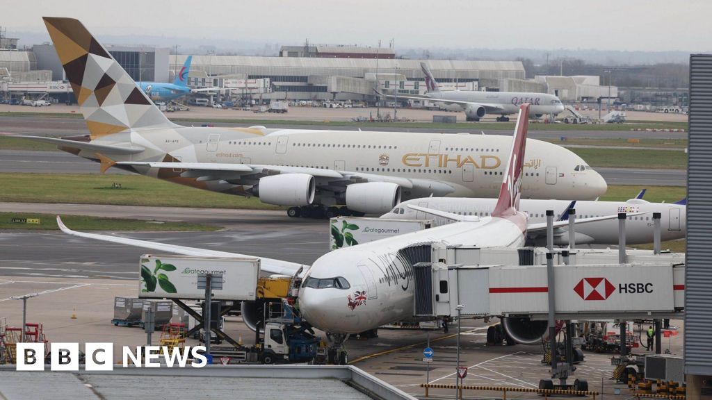 Heathrow’s plan for longer third runway chosen by government