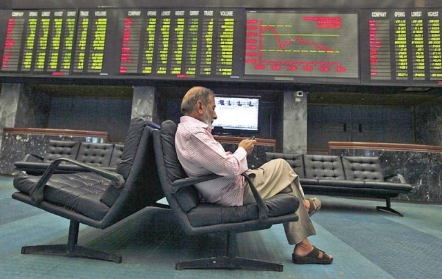 PSX ends choppy session slightly lower amid mixed cues