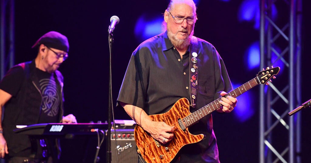 Steve Cropper, acclaimed guitarist for Booker T. and the M.G.’s, dies at 84
